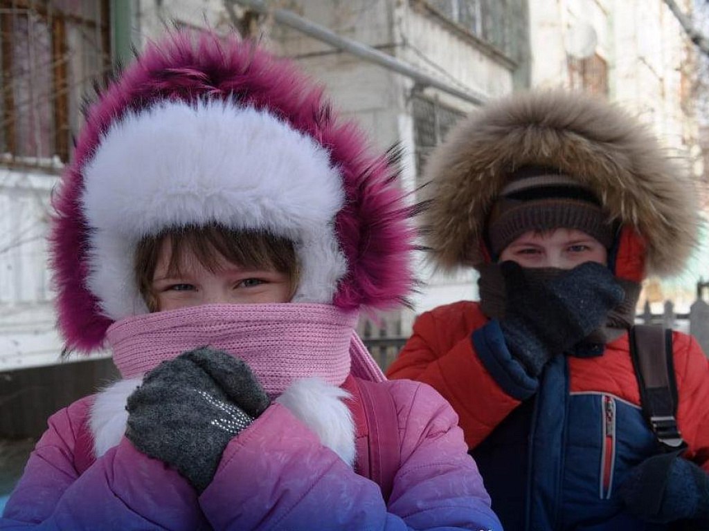 Сколько детей сегодня не пошли в школы из-за сильных морозов? Рассказали в управлении по образованию Солигорского райисполкома