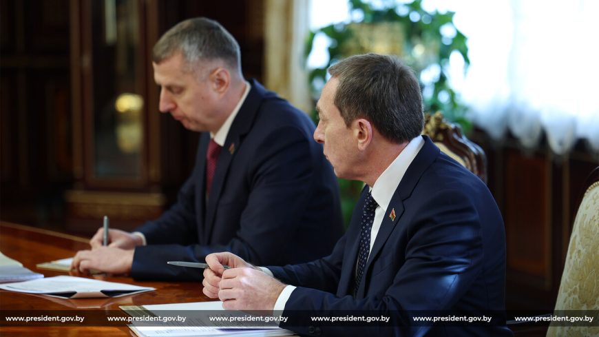 Александр Лукашенко принял доклад по вопросам текущей деятельности Национального банка в контексте задач экономического развития страны