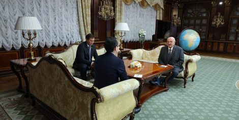Александр Лукашенко 17 марта встретился с Чрезвычайным и Полномочным Послом Казахстана в Беларуси Тимуром Жаксылыковым
