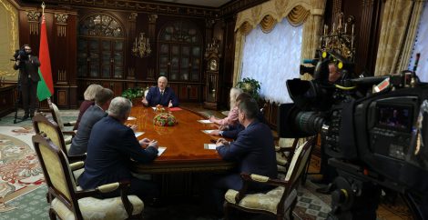 Александр Лукашенко заслушал доклад о проекте Указа "О проведении экстракорпорального оплодотворения"