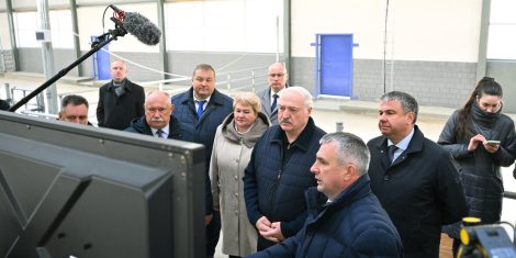 Александр Лукашенко совершает рабочую поездку в Наровлянский район Гомельской области