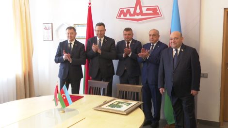 Договоренности президентов в действии. МАЗ поставит в Азербайджан 100 машинокомплектов для производства коммунальной техники