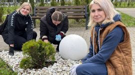 В сквере "Молодость" массово вышли на субботник около 120 человек