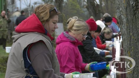 Как прошел республиканский субботник в агрогородке Долгое? Фоторепортаж