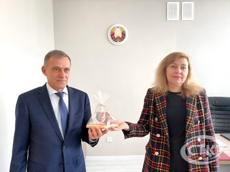 Цена жизни — спасенная деревня: армянская диаспора Беларуси изучает подвиг летчика Игоря Миносьянца
