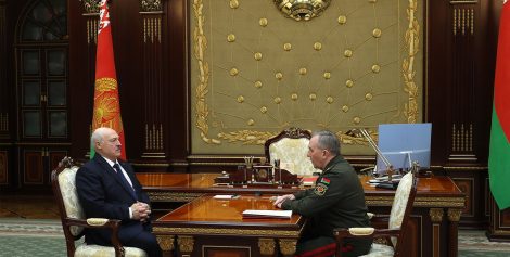 Александр Лукашенко 12 мая принял с докладом Министра обороны https://president.gov.by/ru/events/doklad-ministra-oborony-viktora-hrenina-1778577065