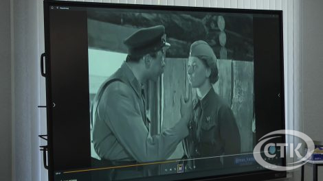 Ретрокинозал в Солигорске: фильм «А зори здесь тихие…» объединили поколения