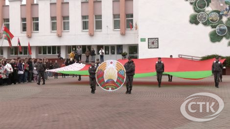 В День Государственных символов Республики Беларусь в Солигорске прошел торжественный митинг