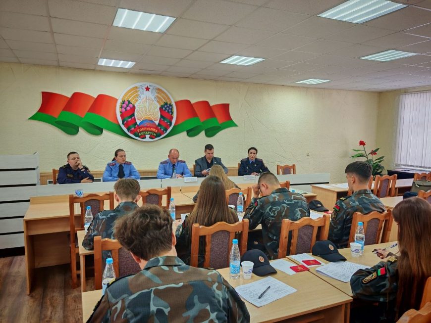 Месяцы упорного труда. Воспитанники военно-патриотического клуба "Орлы" Солигорского РОВД сдали итоговые испытания