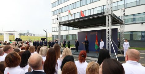 Александр Лукашенко в торжественной обстановке открыл Гродненскую областную клиническую больницу