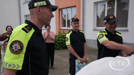 Экстраннае суправаджэнне: аператыўнасць супрацоўнікаў ДАІ дапамагла з'явіцца на свет малой Ганне