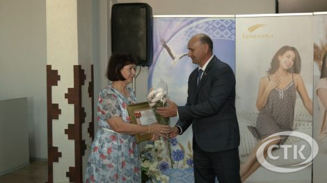 Работнікаў лёгкай прамысловасці ААТ "Купалінка" павіншавалі з прафесійным святам