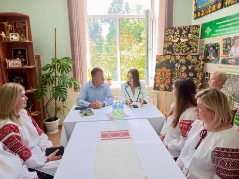 В рамках мероприятий, посвященных Году белорусской женщины, Инна Толкачева встретилась со стародорожанками