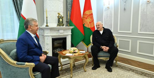 Президенты Беларуси и Узбекистана Александр Лукашенко и Шавкат Мирзиёев провели встречу