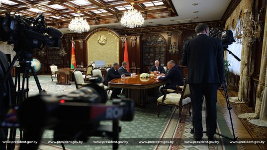 Президент Беларуси рассмотрел кадровые вопросы. Назначены новые министры и председатели райисполкомов