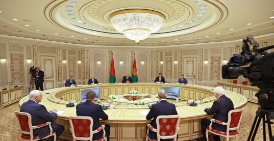 Александр Лукашенко встретился с губернатором Калужской области Владиславом Шапшой