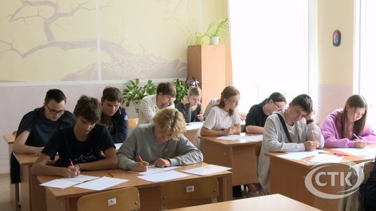 На базе Солигорского государственного колледжа работает воспитательно-оздоровительный лагерь «АТОМ»