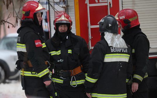 Профессию пожарного-спасателя выбирают люди смелые и решительные - Президент поздравил с профессиональным праздником