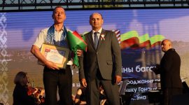 Глава района Анатолий Лодыга наградил лучших тружеников Солигорщины. Фоторепортаж уже на сайте