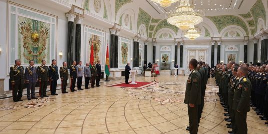 Церемония чествования выпускников высших военных учебных заведений и высшего офицерского состава