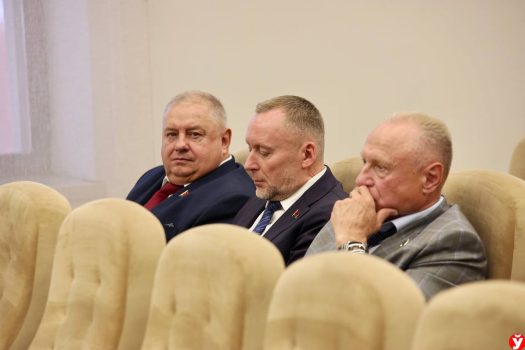 Как идет уборочная на Минщине? Губернатор доложил Президенту