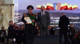 Глава района Анатолий Лодыга наградил лучших тружеников Солигорщины. Фоторепортаж уже на сайте