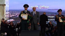 Глава района Анатолий Лодыга наградил лучших тружеников Солигорщины. Фоторепортаж уже на сайте