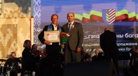 Глава района Анатолий Лодыга наградил лучших тружеников Солигорщины. Фоторепортаж уже на сайте