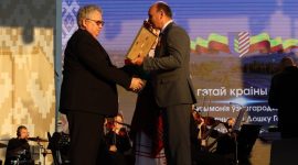 Глава района Анатолий Лодыга наградил лучших тружеников Солигорщины. Фоторепортаж уже на сайте