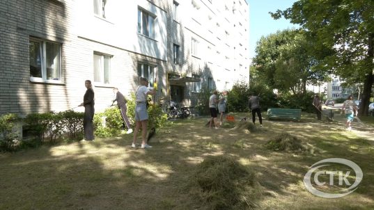 Специалисты ЖКХ и активисты Белой Руси провели масштабное обновление двора на Ленина