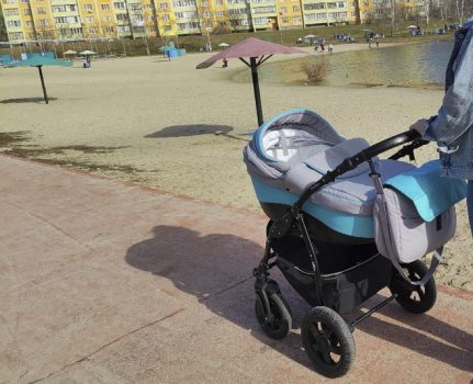 Солигорчанка хотела продать коляску, но сама лишилась денег