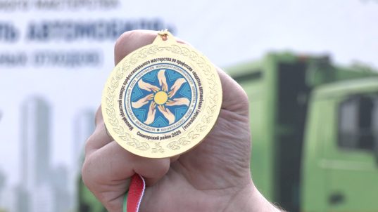 Лучшие водители мусоровозов работают на солигорском предприятии "ЭкоКомплекс"