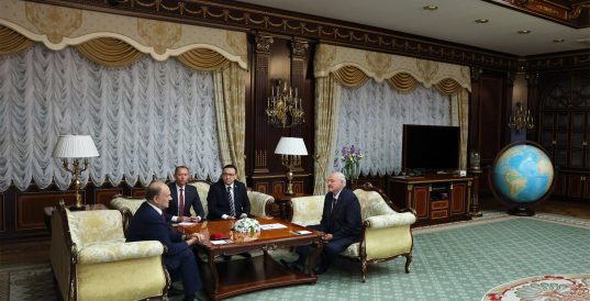 Лукашенко вручена Ленинская премия ЦК КПРФ