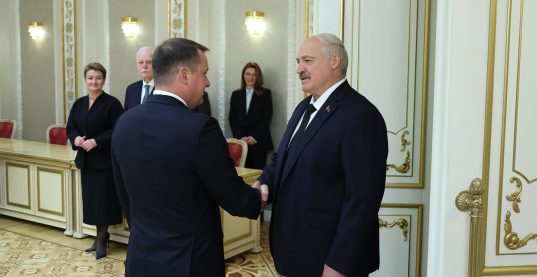 Александр Лукашенко встретился с губернатором Архангельской области России Александром Цыбульским