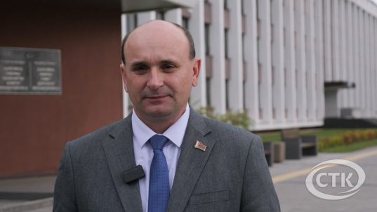 Кіраўнік раёна Анатоль Ладыга павіншаваў жыхароў Салігорскага раёна в знем горада