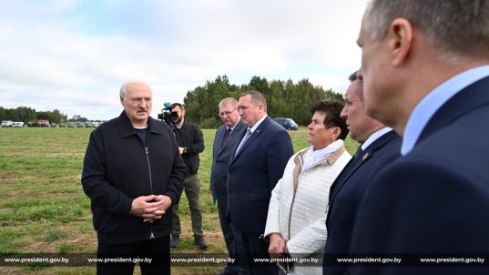 Президент совершает рабочую поездку в Шкловский район Могилевской области