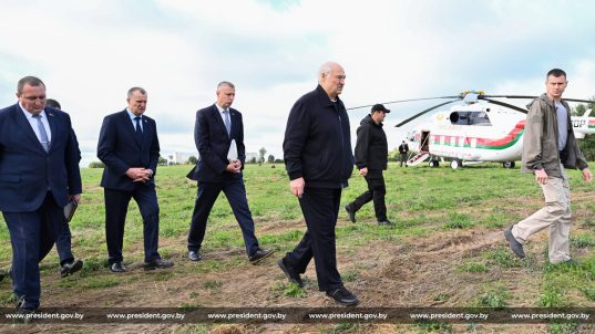 Президент совершает рабочую поездку в Шкловский район Могилевской области