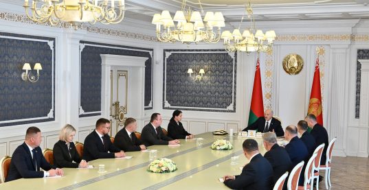 Президент Беларуси Александр Лукашенко рассмотрел кадровые вопросы