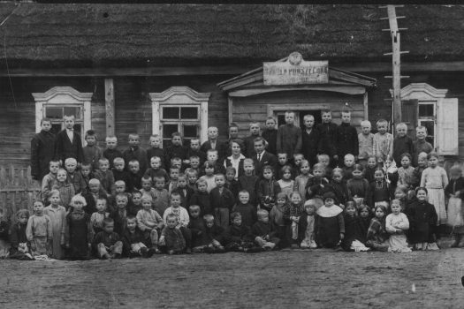 Как за 20 лет в Западной Беларуси уничтожили белорусскую школу