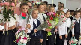 Торжественные линейки, посвященные 1 сентября, прошли в школах Солигорщины. Фоторепортаж