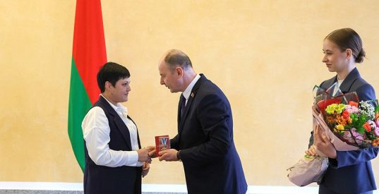 Алексей Кушнаренко: в 2026 году на поддержку многодетных семей Минской области направлено более 88 млн рублей