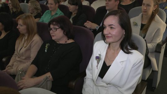 В Солигорске наградили более 140 учителей. В канун профессионального праздника они получили заслуженные награды