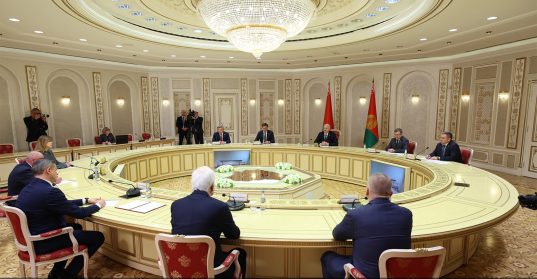 Александр Лукашенко провел встречу с губернатором Брянской области Российской Федерации Егором Ковальчуком