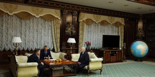 Александр Лукашенко заверил Андрея Турчака в готовности белорусской стороны развивать сотрудничества по тем направлениям, которые будут интересны Республике Алтай