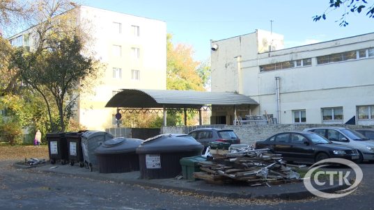 Мусор вовремя — двор без хлама: проблема крупногабаритных отходов в солигорских дворах