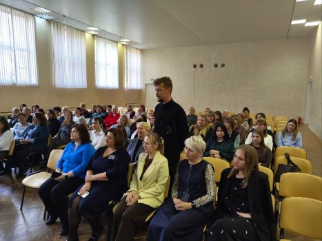Семья, общество, государство»: Алла Калеева встретилась с педагогами средней школы №3 г. Солигорска
