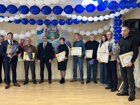 Торжественное чествование работников Автопарка №1 прошло накануне Дня автомобилиста и дорожника