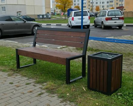По просьбам солигорчан. На улице Октябрьской установили новые скамейки