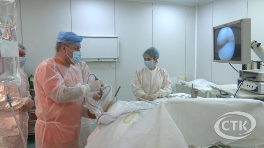 Спецыялісты РНПЦ наведалі Салігорскую ЦРБ і правялі аперацыю сумесна з салігорскімі траўматолагамі